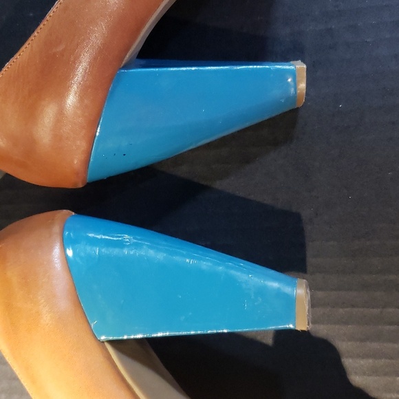 Kenneth Cole Reaction Peep Toe Platform Pump - Picture 7 of 10